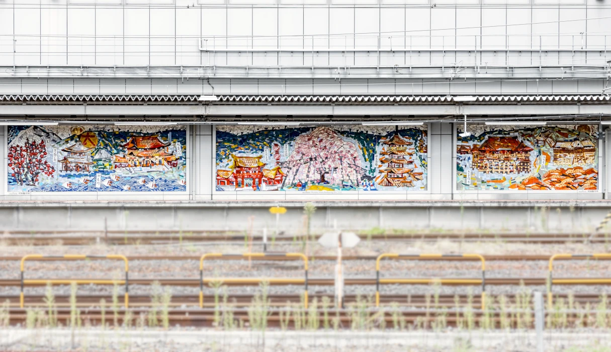 陶板レリーフ「京洛東山三十六峯四季 」全景
