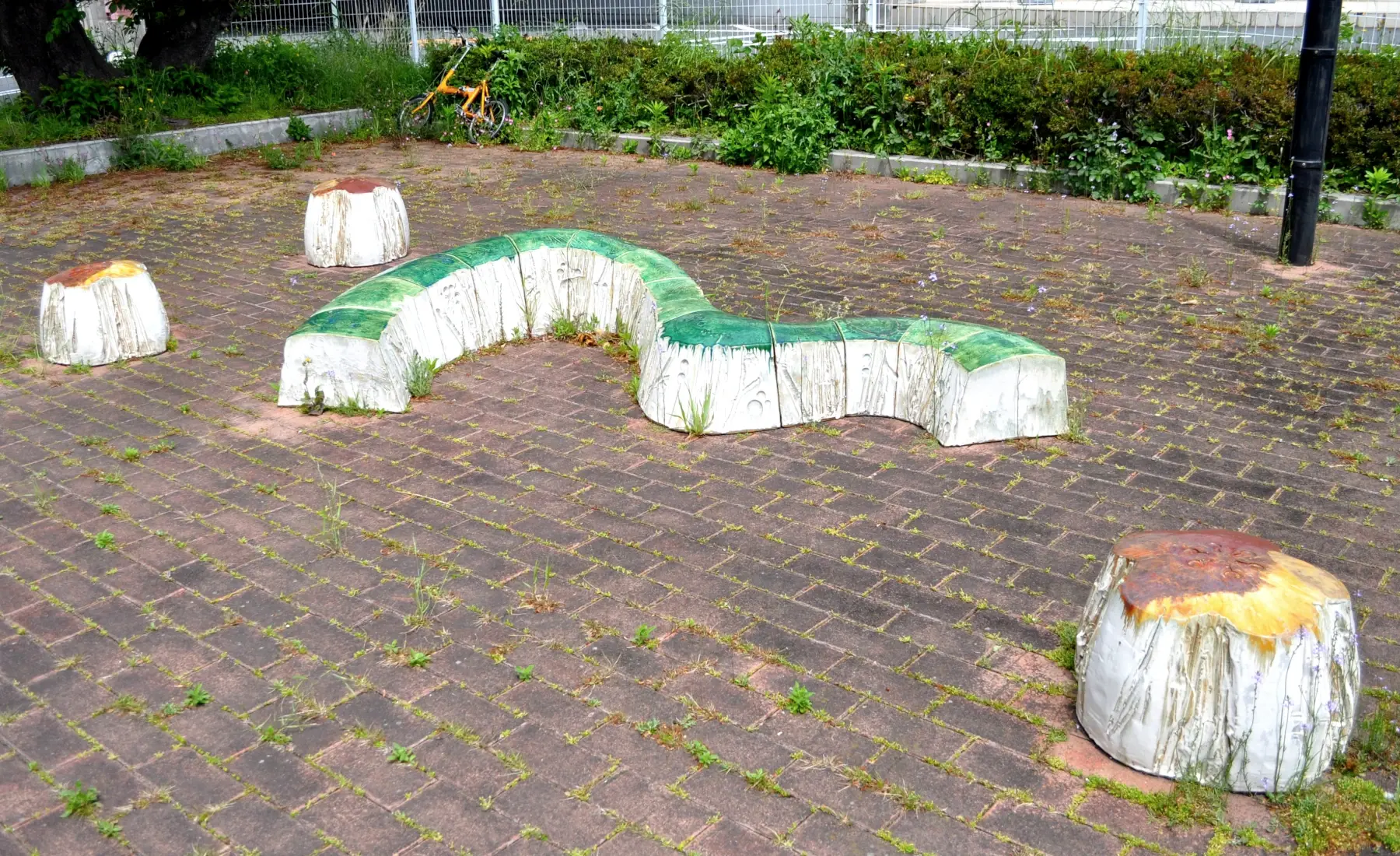 陶板レリーフ「四季彩の塔」部分