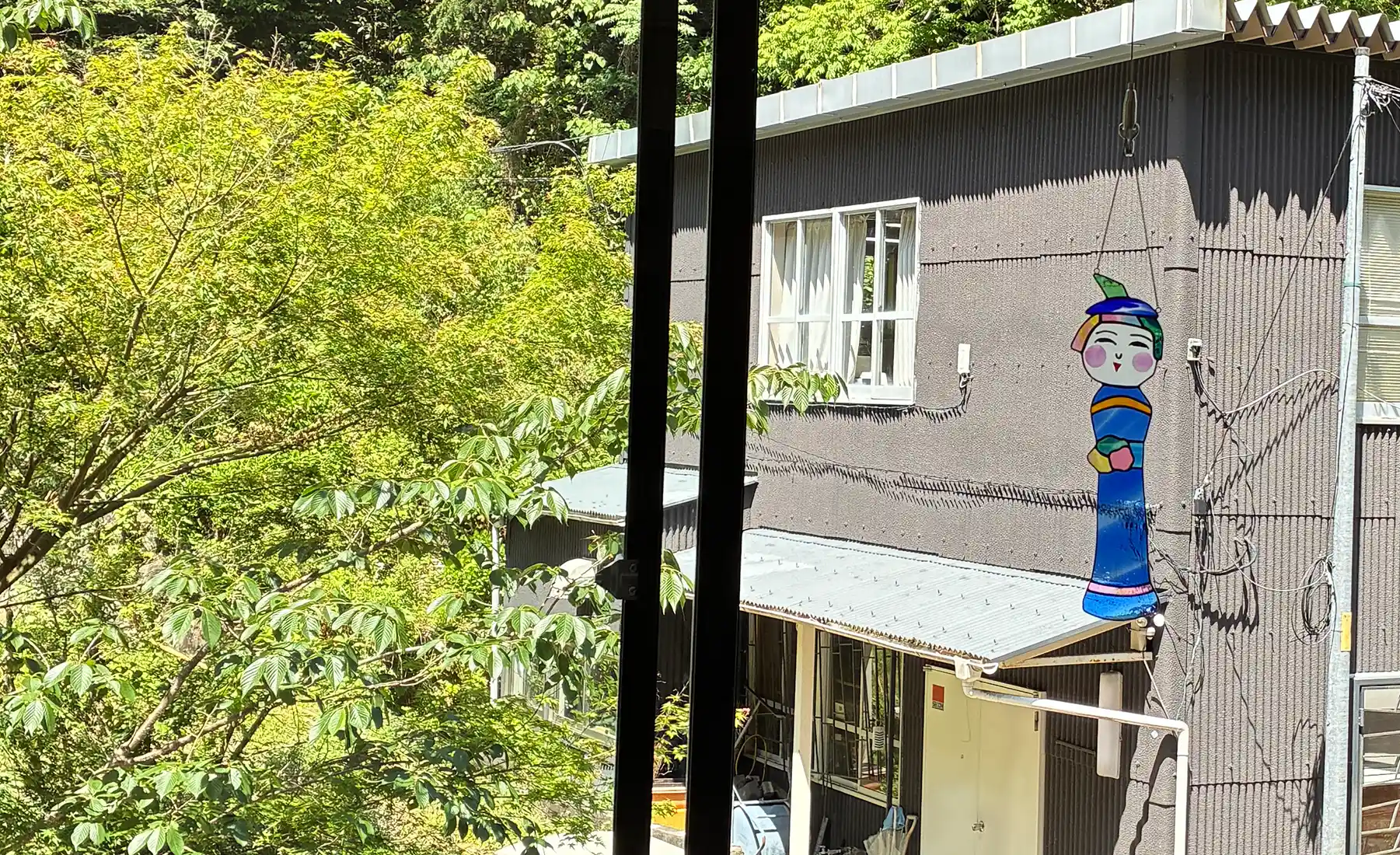 「青の森 へ」ひかり の こけし全景