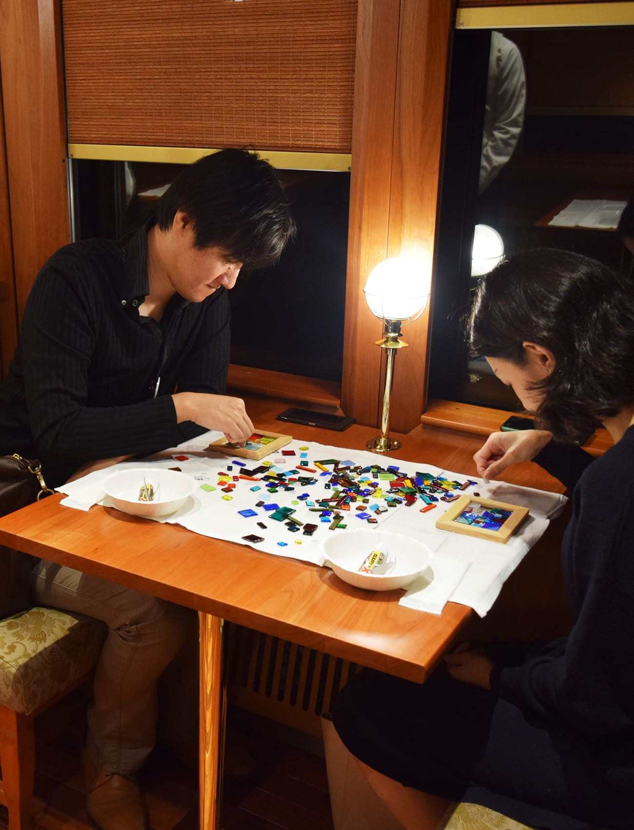 An art workshop using glass materials