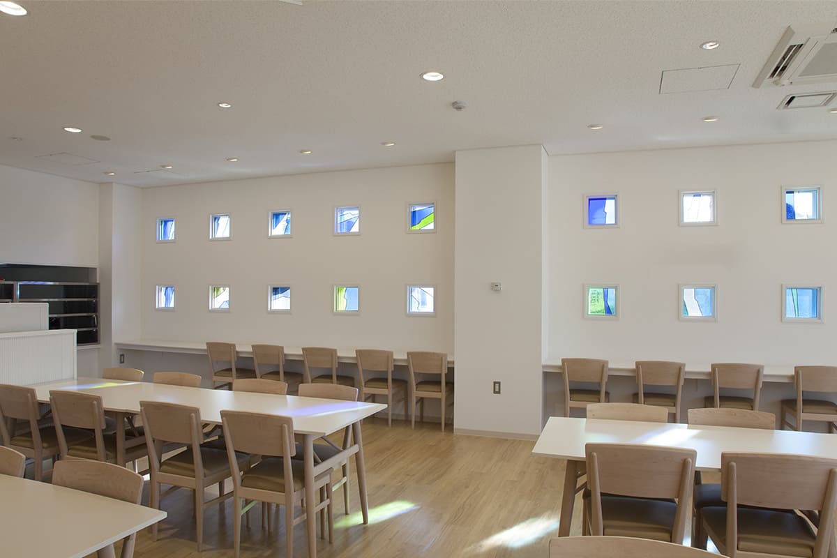 “Mi Zu No Ne,” installed in the dining hall of a public facility