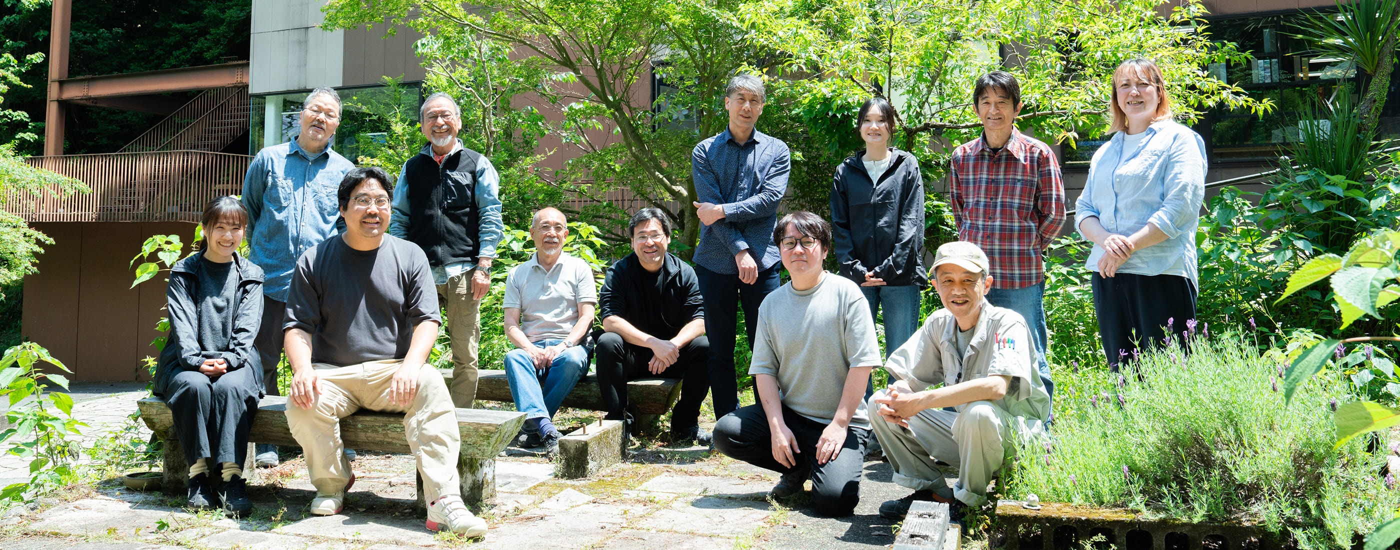 Group photo of the artisans at CREARE Atami–Yugawara Studio