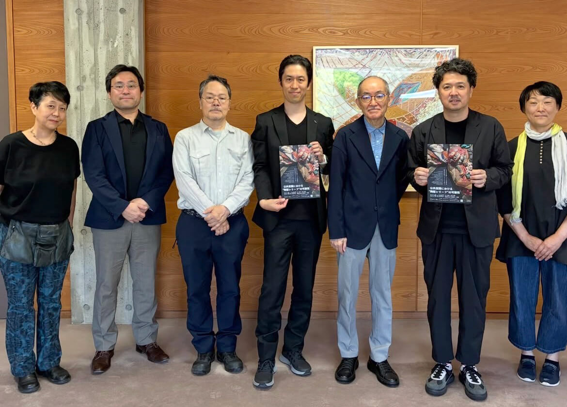 愛知県芸術大学での特別講義に参加した講師たちと関係者記念撮影